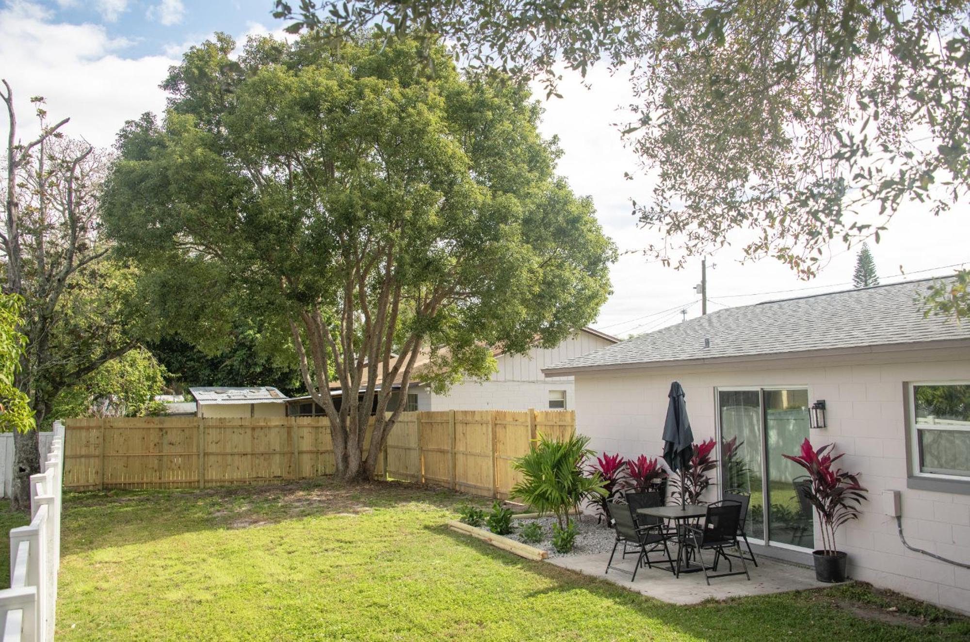Buchanon Bungalows Orlando Bagian luar foto